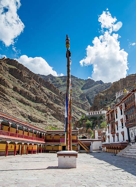 Travel consultant at Ayan Tour and Travels